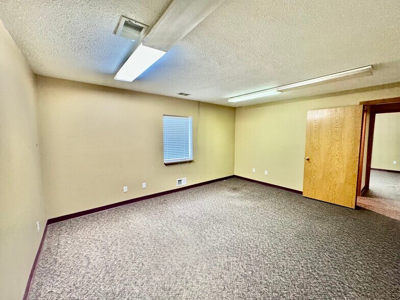 More Photos Of 24653-24655 Sprague Rd, Columbia Station Office For Lease