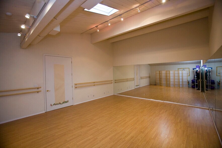More Photos Of 109-111 2nd St, Sausalito Office For Lease