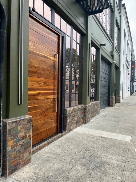 More Photos Of 460-464 9th St, San Francisco Loft Creative Space For Sale