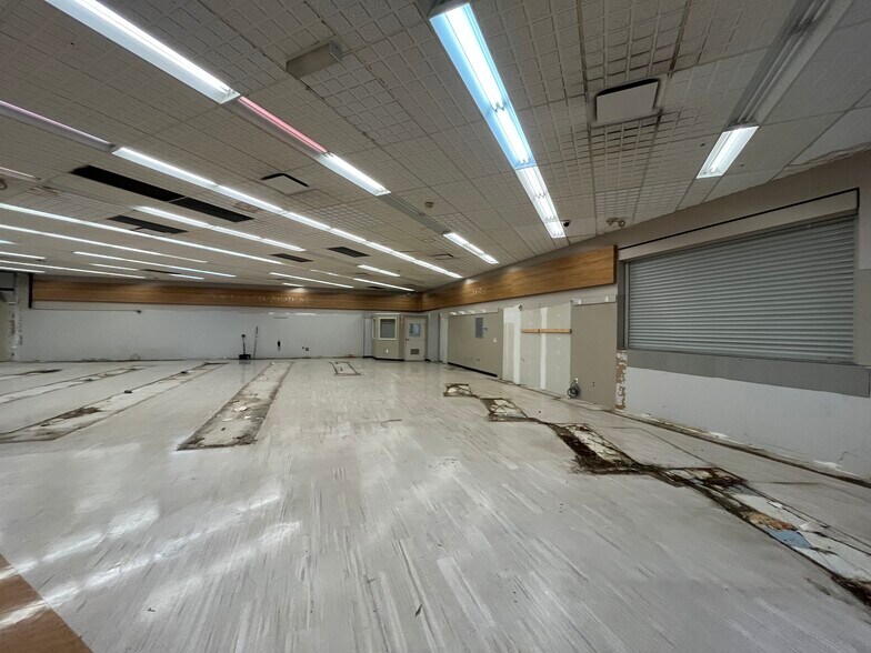 More Photos Of 10502 St Clair Ave, Cleveland Freestanding For Sale