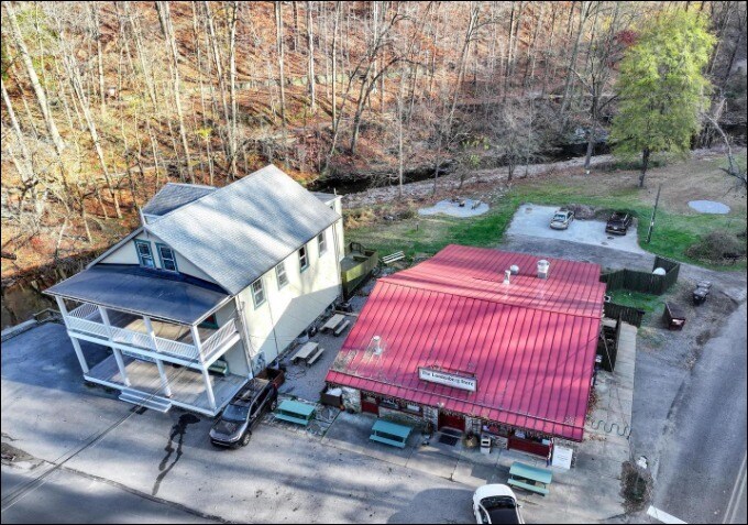 More Photos Of 100 Landenberg Rd, Landenberg Storefront For Sale