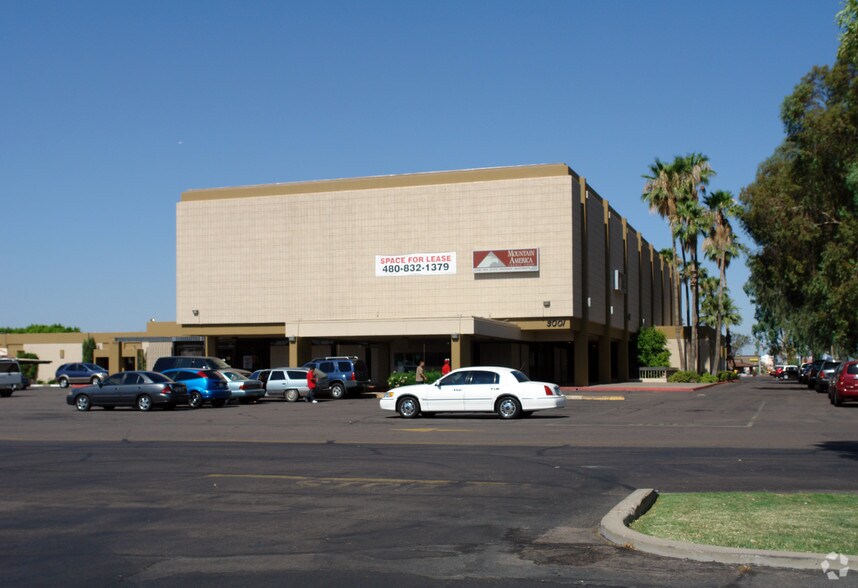More Photos Of 3001 W Indian School Rd, Phoenix Office For Sale