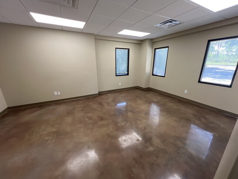 More Photos Of 524 Mineral Ter, Birmingham Light Manufacturing For Lease