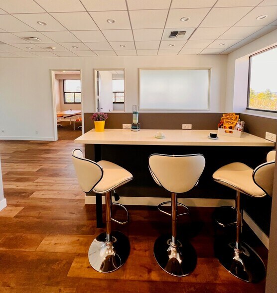 More Photos Of 11965 Venice Blvd, Los Angeles Loft Creative Space For Lease