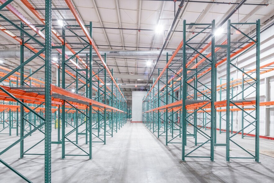 More Photos Of 8660 N Eldridge Pky, Houston Distribution For Sale