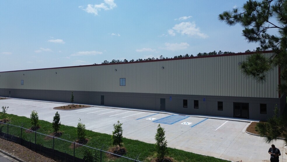 More Photos Of 774 King George Blvd, Savannah Distribution For Lease