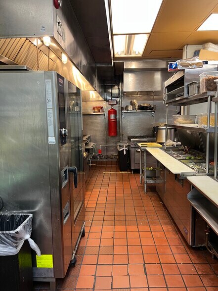 More Photos Of 805 Old Fort Pky, Murfreesboro Freestanding For Lease