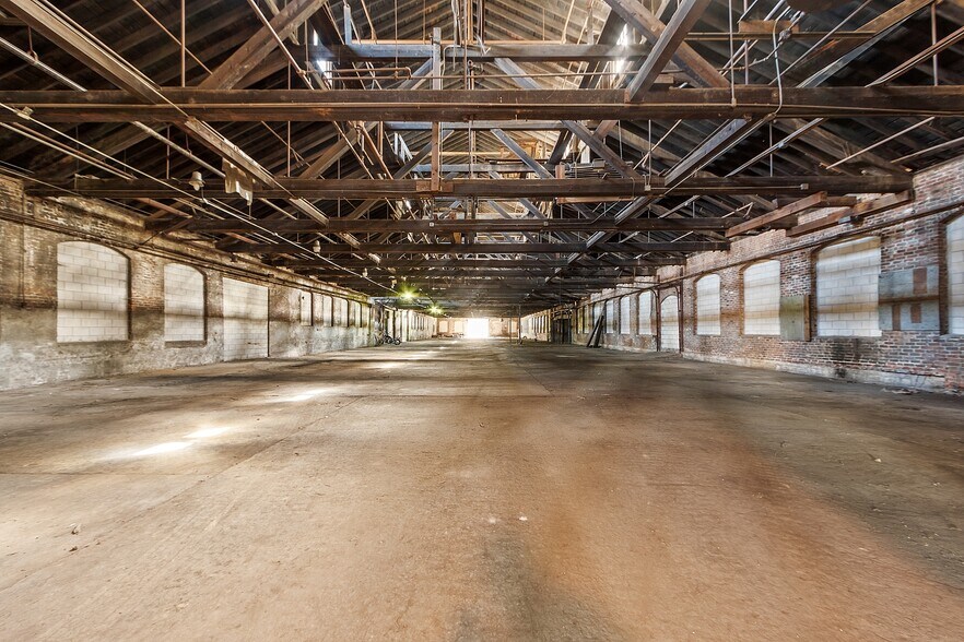 More Photos Of 70 W River St, Orange Warehouse For Lease