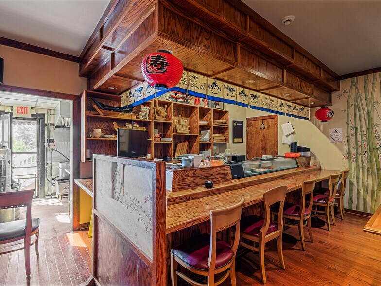 More Photos Of 1495 Farmington Ave, Pottstown General Retail For Sale
