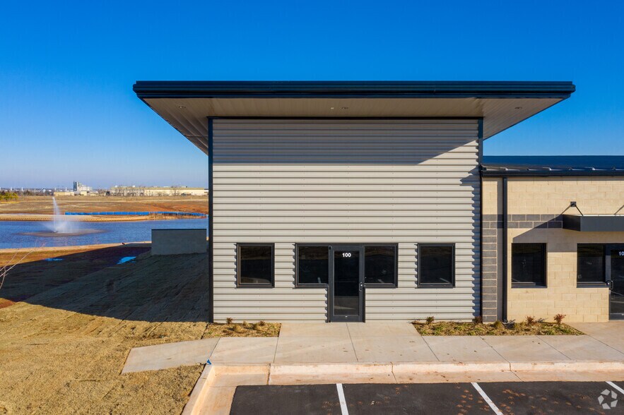 More Photos Of 10401 W Reno Ave, Oklahoma City Unknown For Lease