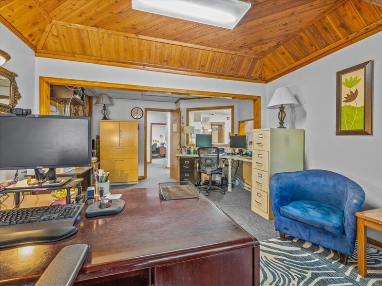 More Photos Of 200 W Town St, Norwich Office For Sale