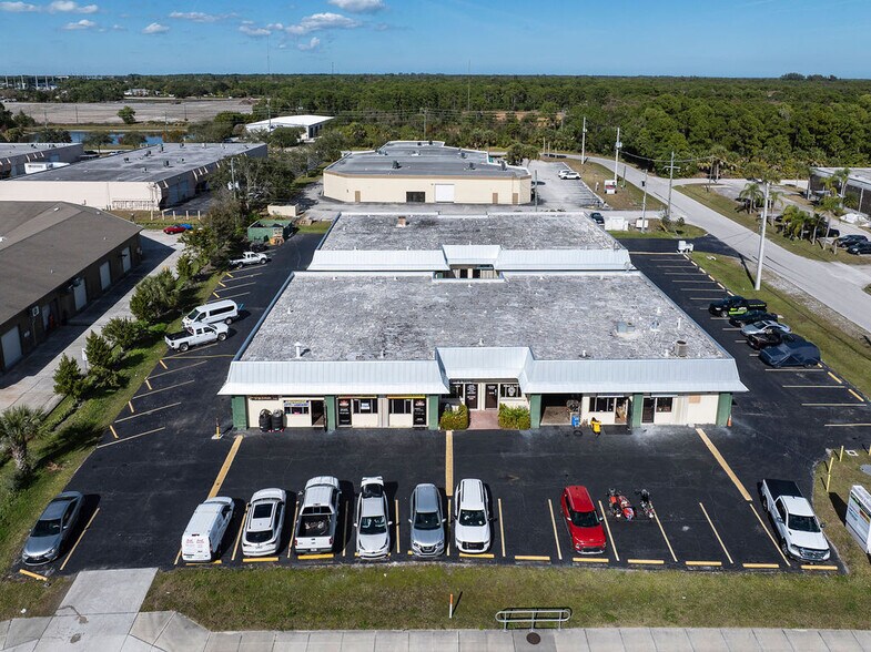 More Photos Of 1459 SE Village Green Dr, Port Saint Lucie Warehouse For Sale
