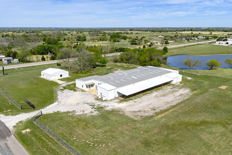 More Photos Of 6121 Highway 177, Shawnee Warehouse For Lease