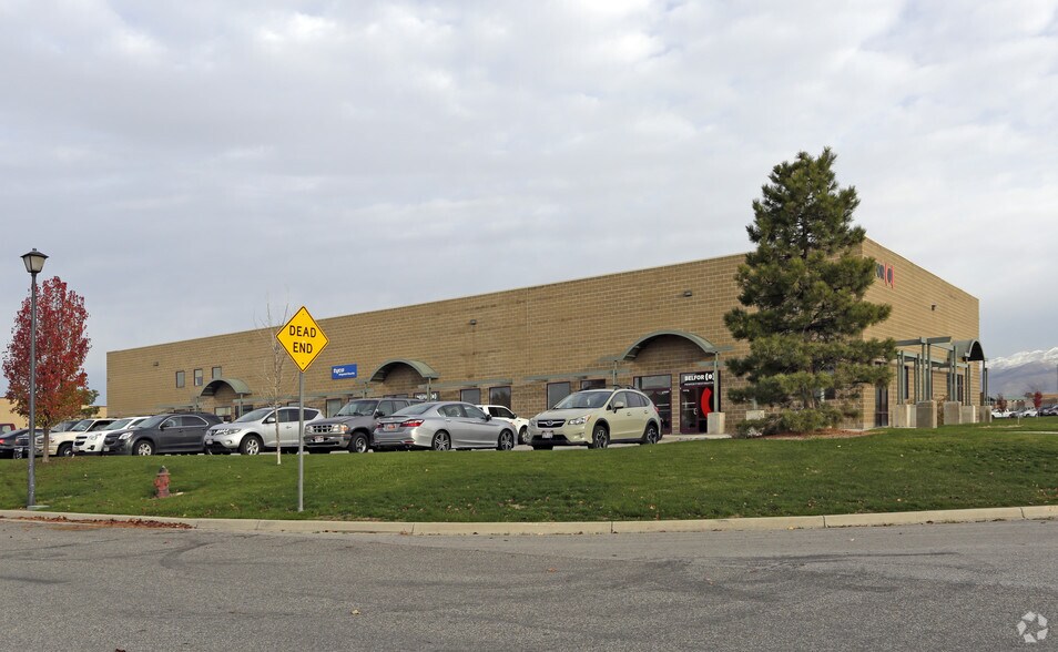 More Photos Of 870 W Robinson Dr, North Salt Lake Warehouse For Lease