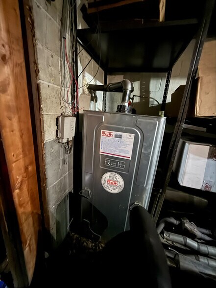 More Photos Of 271 Litchfield Rd, Harwinton Manufacturing For Sale
