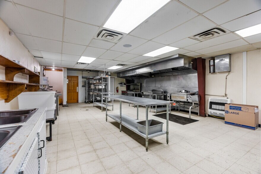 More Photos Of 3801 Happy Bend Rd, Atkins Restaurant For Sale