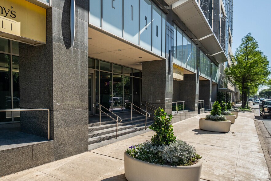 More Photos Of 2130 W Holcombe Blvd, Houston Medical For Lease