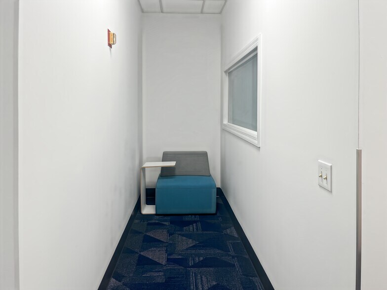 More Photos Of 1701 Park Center Dr, Orlando Coworking Space