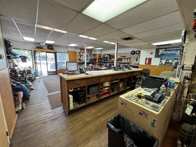 More Photos Of 43 Linden St, Hackensack Storefront For Sale