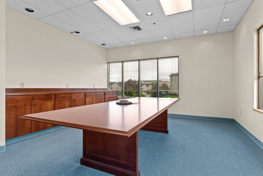 More Photos Of 4450 Cordova, Anchorage Office For Lease