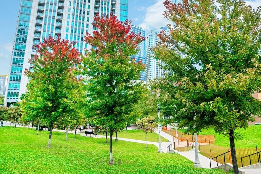 More Photos Of 555 W Kinzie St, Chicago Multifamily For Sale