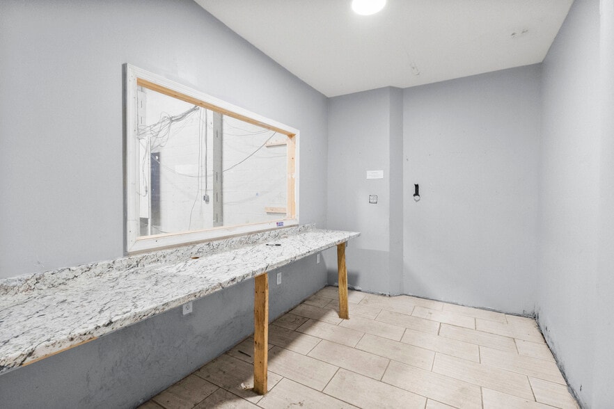 More Photos Of 1923 Old Eastern Ave, Essex Service For Lease