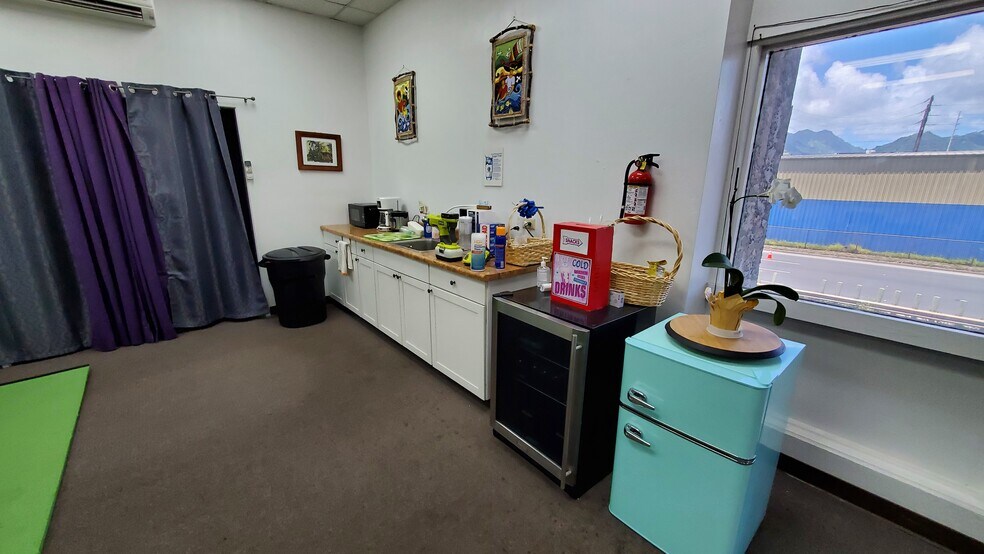 More Photos Of 2290 Alahao Pl, Honolulu Warehouse For Lease