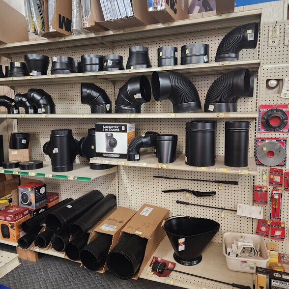 More Photos Of 104 S Main St, Evart Storefront For Sale