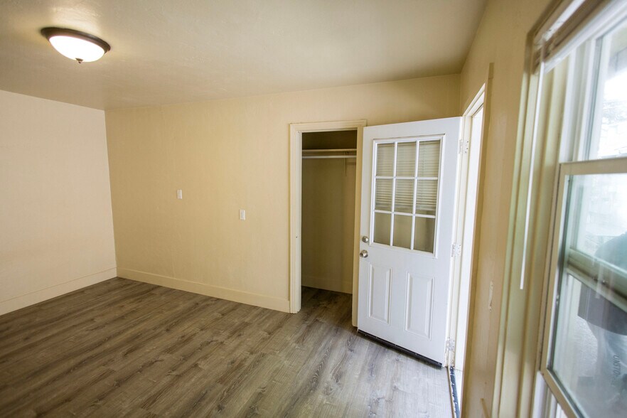 More Photos Of 1701 Lake St, Calistoga Apartments For Sale