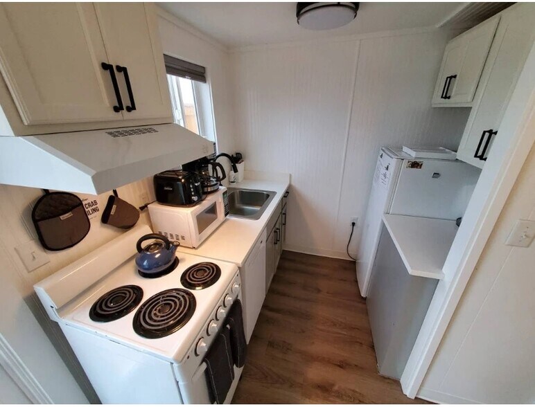 More Photos Of 95500 Highway 101 S, Yachats Hotel For Sale