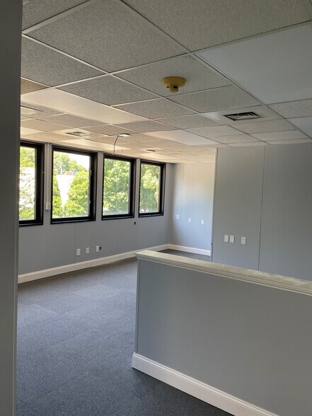 More Photos Of 80 Mill River St, Stamford Medical For Lease