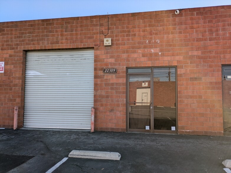 More Photos Of 22305-22319 S Vermont Ave, Torrance Warehouse For Lease