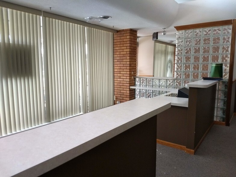 More Photos Of 69-73 N Broadway St, Des Plaines Medical For Lease