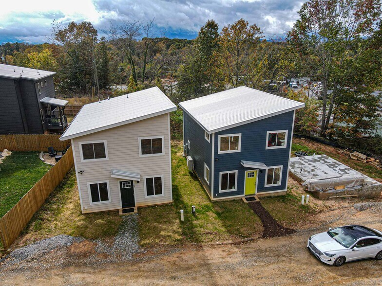 More Photos Of 108 Lager Ln, Asheville Apartments For Sale