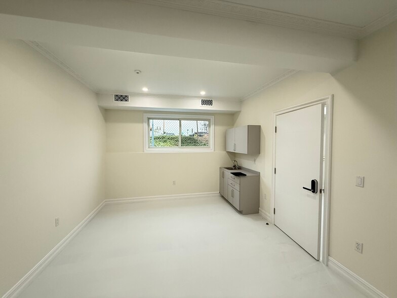 More Photos Of 5200 Lake Murray Blvd, La Mesa Medical For Lease