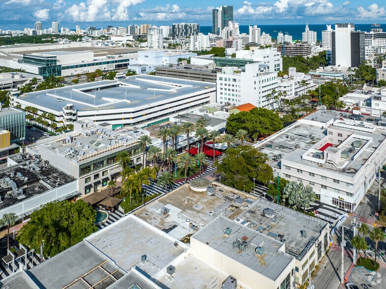 More Photos Of 643-657 Lincoln Rd, Miami Beach Storefront For Lease