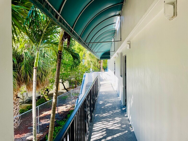 More Photos Of 2201 NE 52nd St, Lighthouse Point Medical For Sale