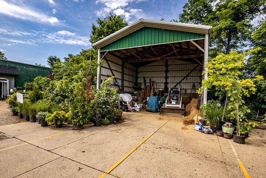 More Photos Of 5587 Harrison Ave, Cincinnati Garden Center For Sale
