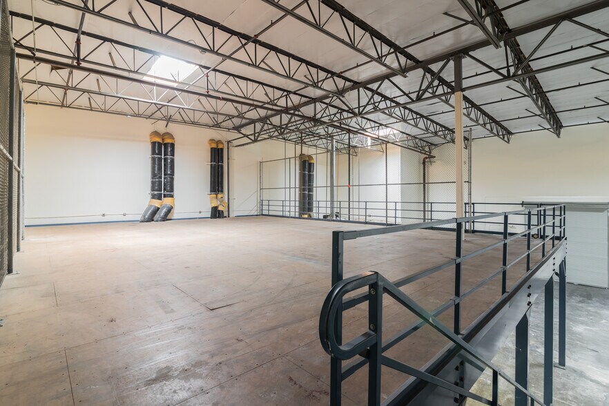 More Photos Of 1251 Puerta Del Sol, San Clemente Warehouse For Sale