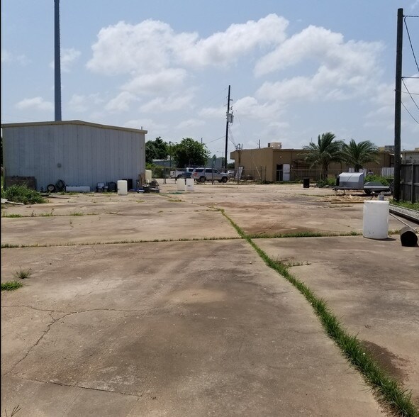 More Photos Of 7830 Highway 90, Sugar Land Industrial For Lease