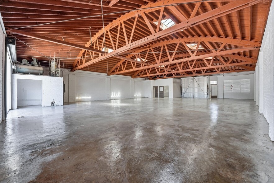 More Photos Of 11317 Atlantic Ave, Lynwood Warehouse For Sale