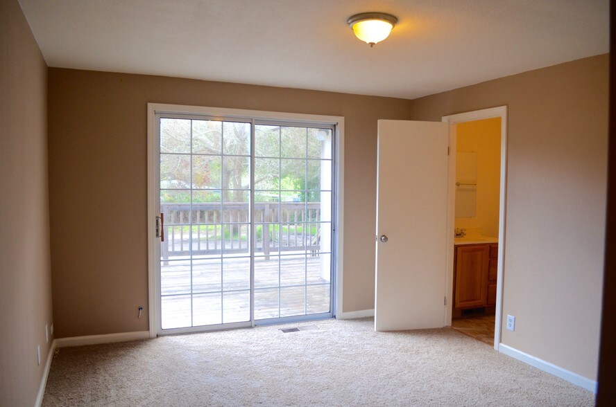 More Photos Of 5800 Valley Dr, Felton Apartments For Sale