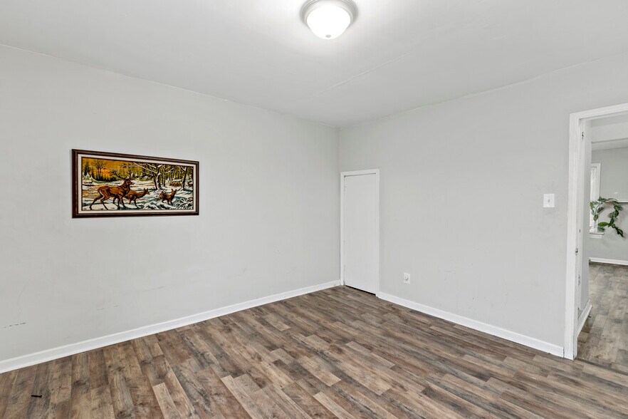 More Photos Of 848 Duss Ave, Ambridge Storefront Retail Residential For Sale