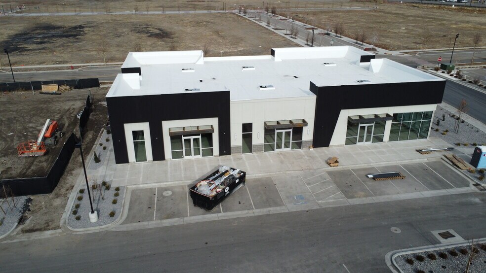 More Photos Of 634 N Mill Road, Vineyard Storefront Retail Office For Lease