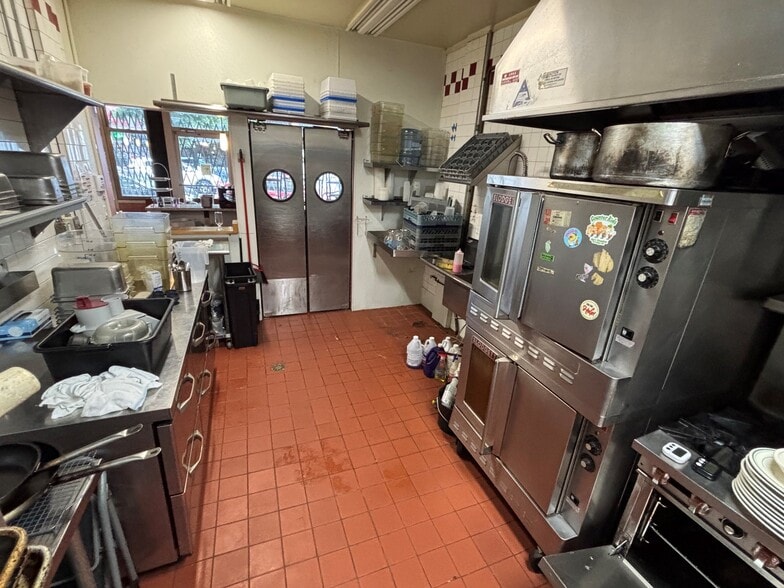 More Photos Of 1045 Union St, Brooklyn Apartments For Lease