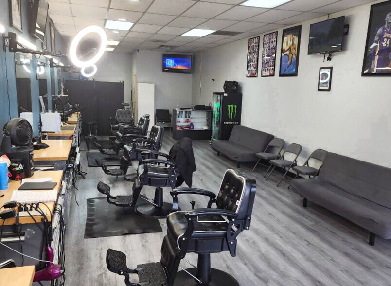 More Photos Of 6411 Sepulveda Blvd, Van Nuys Storefront For Lease