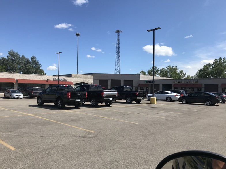 More Photos Of 420 E Il Route 173, Antioch General Retail For Lease