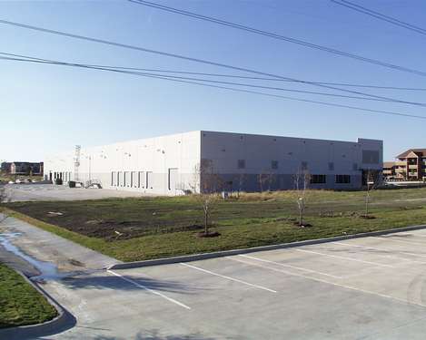 More Photos Of 1700 Tech Centre Pky, Arlington Light Distribution For Lease