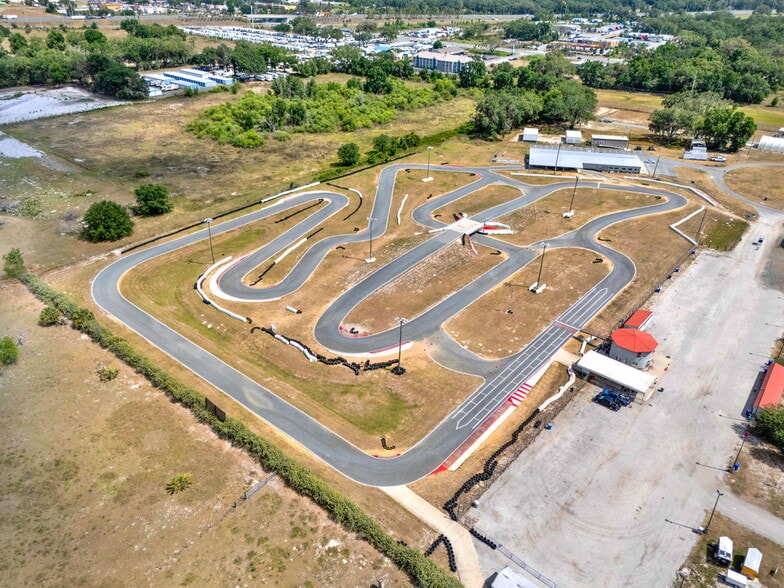 More Photos Of 5821 Pit Rd, Bushnell Flex For Sale