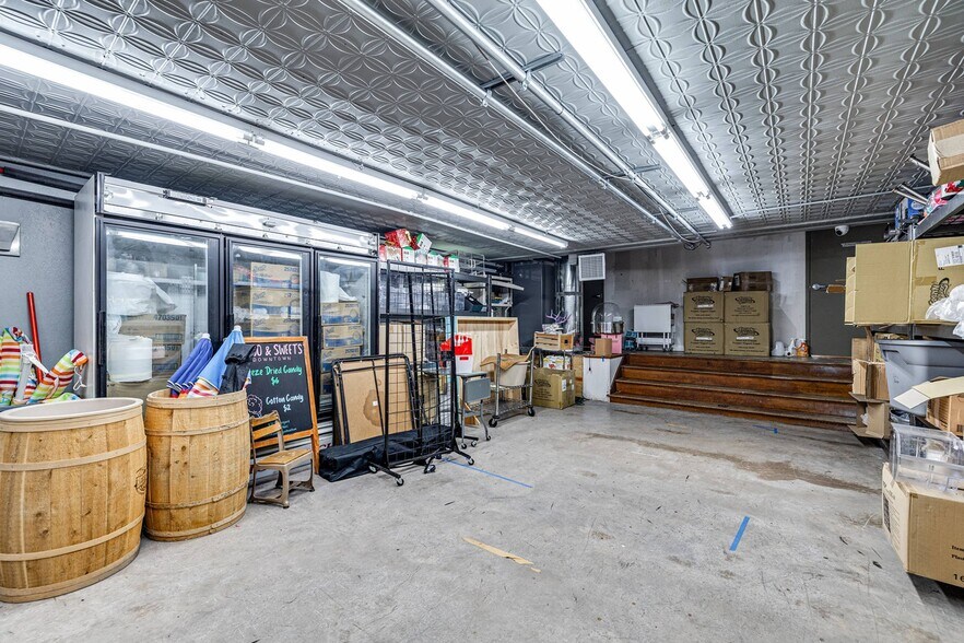 More Photos Of 17 W Beauregard Ave, San Angelo General Retail For Sale